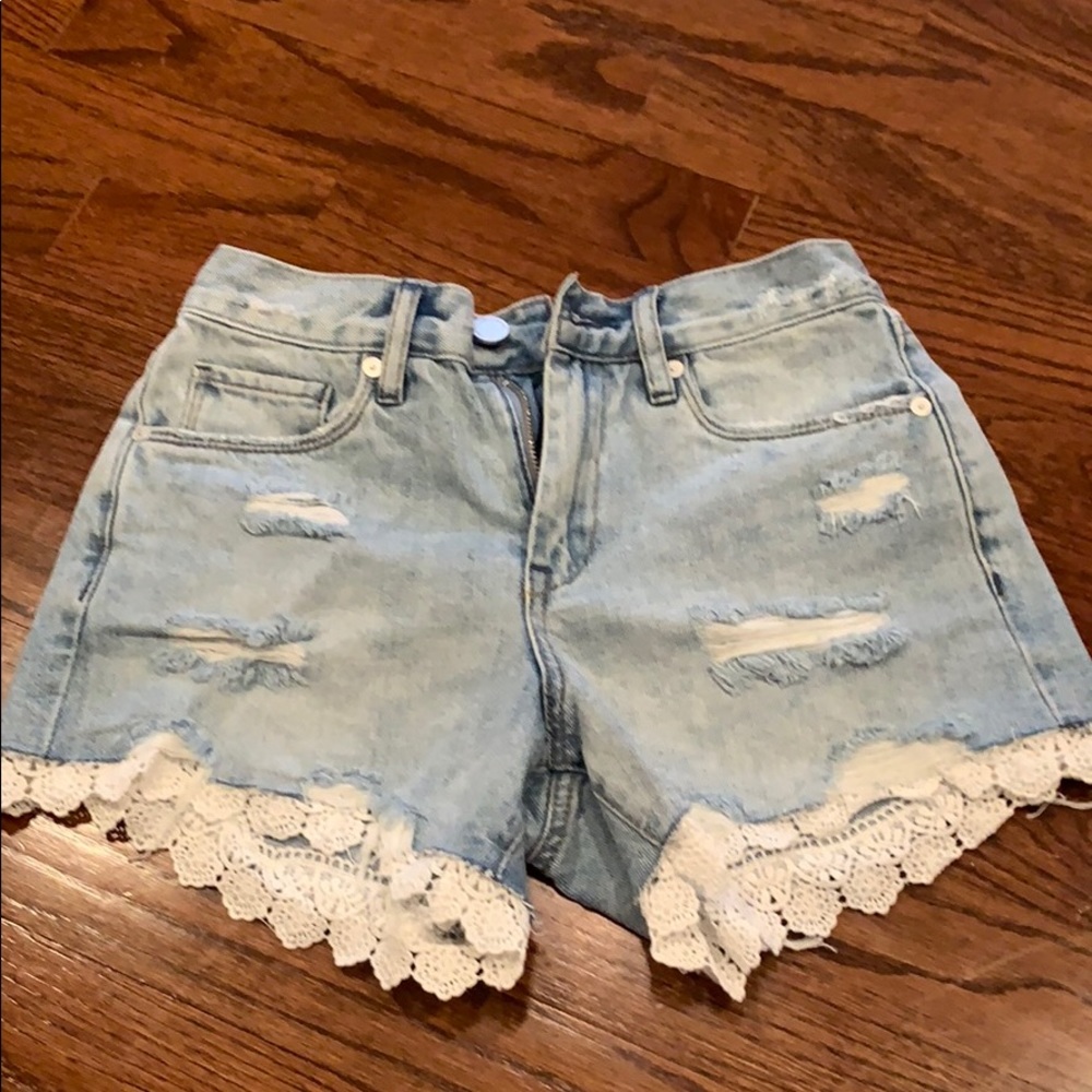 Jean shorts with lace
